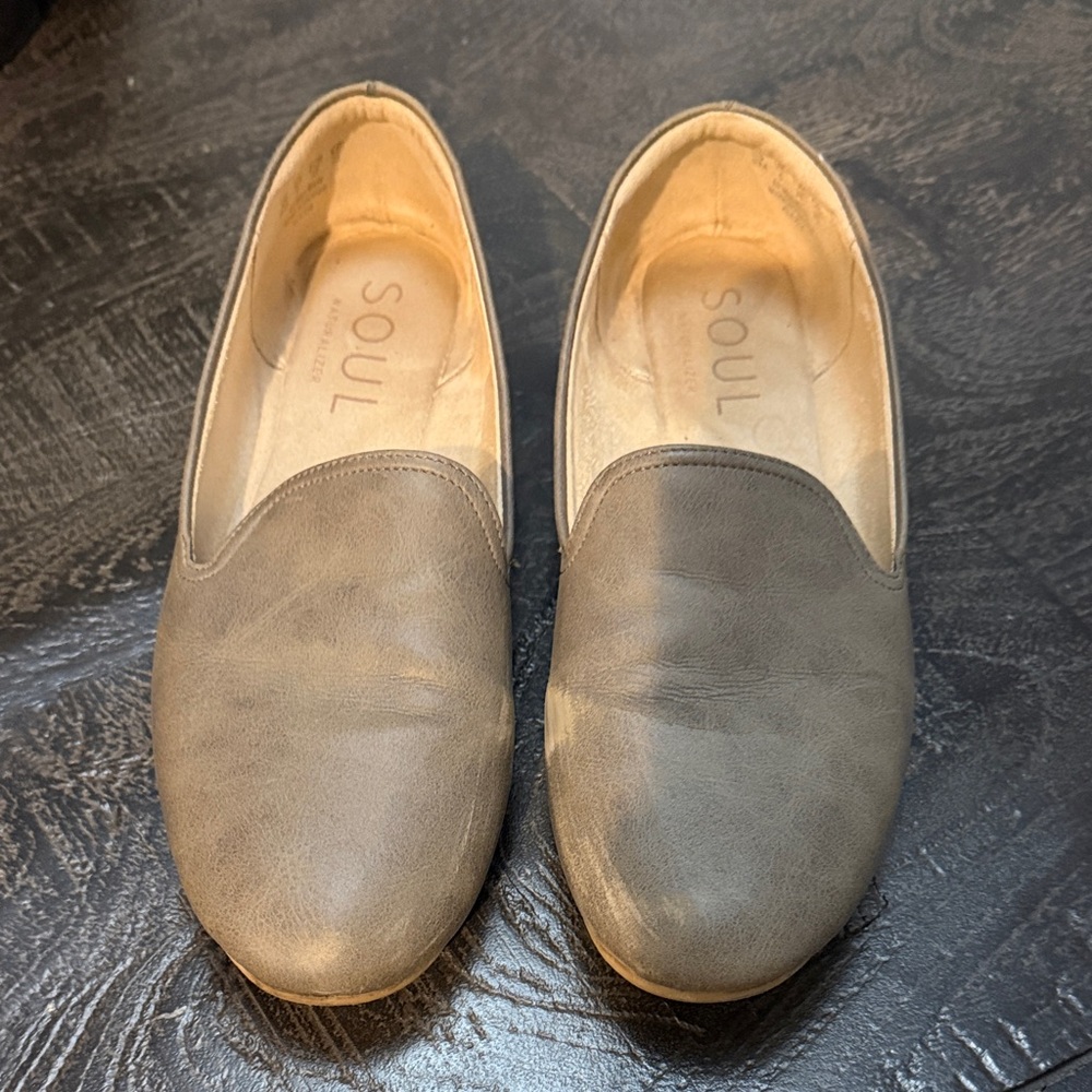 SOUL Naturalizer Women's Taupe Slip-On Flats - Picture 2 of 6